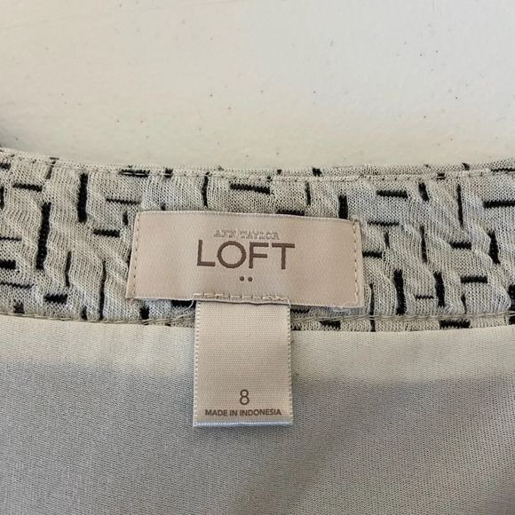 EUC | LOFT women’s stretch material miniskirt — size 8 - Picture 6 of 7
